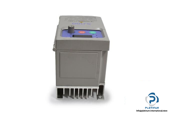 hitachi-sj100-005nfe-frequency-inverter4_675x450