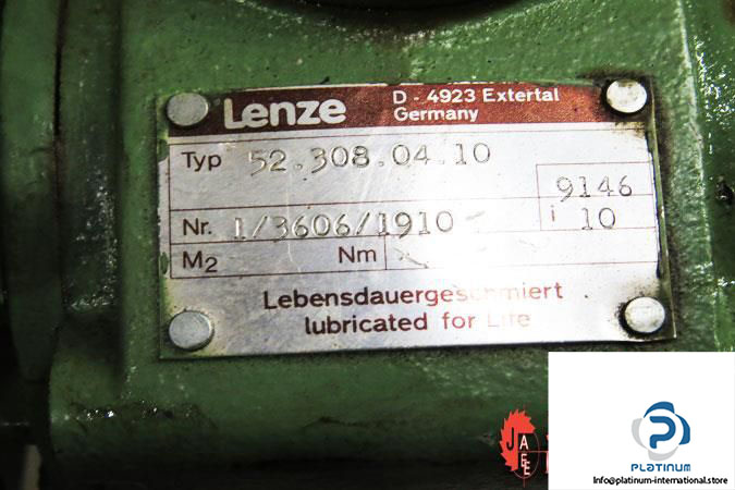 lenze-1312075020-servo-motor-with-gear5_675x450
