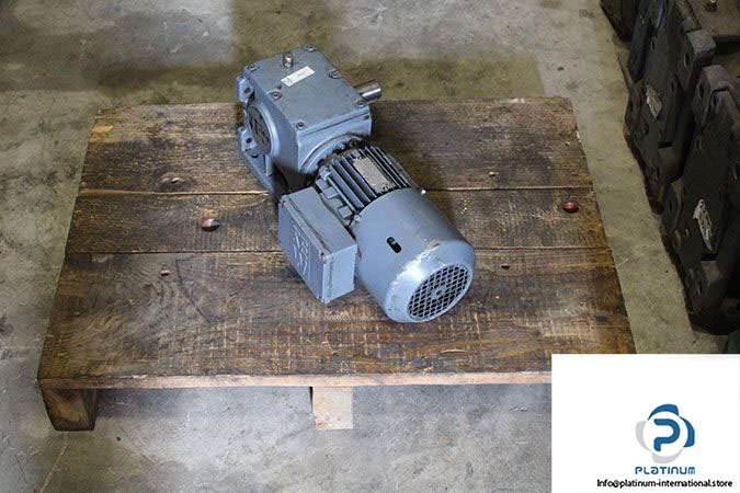 sew-s52dt71d-6bm-helical-worm-gearmotor-1