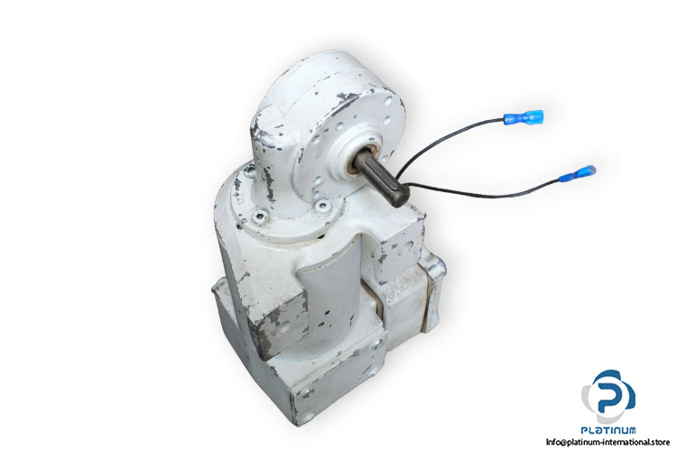 lenze-13.121.45.2.5.0-servo-gear-motor-1-used