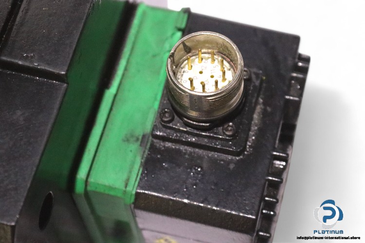 control-techniques-142UME300CAAAA-ac-servo-motor(used)-2