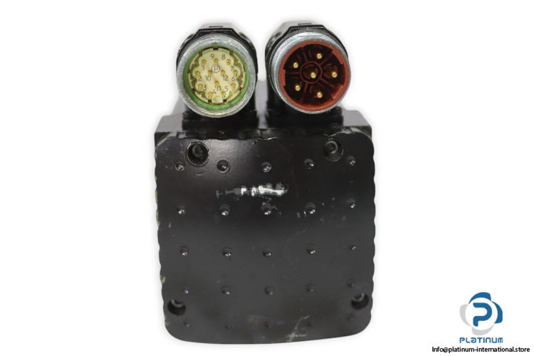 moog-G3L40-UL-servomotor-used-1