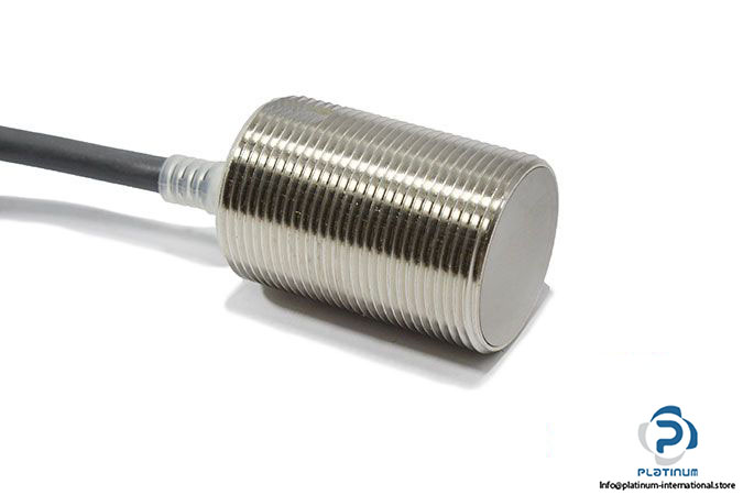 omron-e2eg-x10c1-cylindrical-proximity-sensor-2