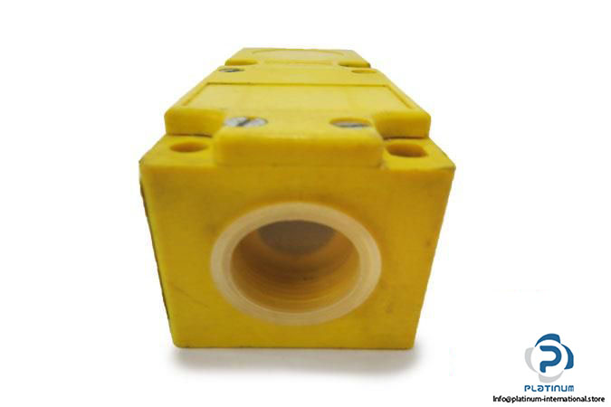 turck-mp-15d-apx-inductive-sensor4_675x450