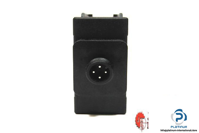 sick-wl27-2f430s10-photoelectric-reflex-switch7_675x450