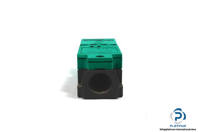 pepperlfuchs-nj20eu1ya2-inductive-sensor4_675x450