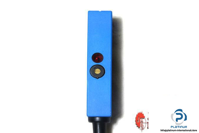 sick-wt9-p112-photoelectric-retro-reflective-sensor4_675x450