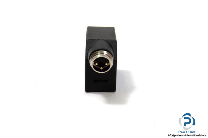 sick-wl100-p3439-photoelectric-retro-reflective-sensor6_675x450