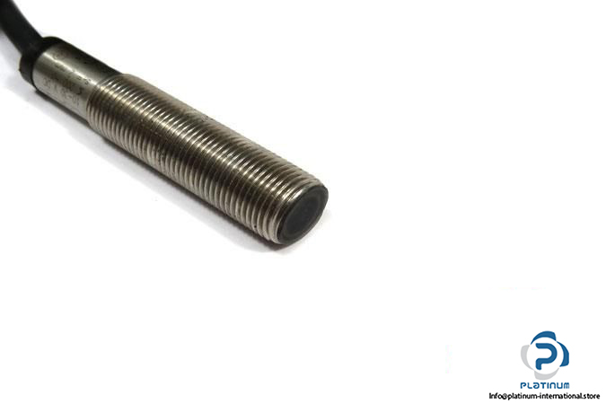 balluff-bes-516-325-b0-c-pu-inductive-sensor-3_675x450