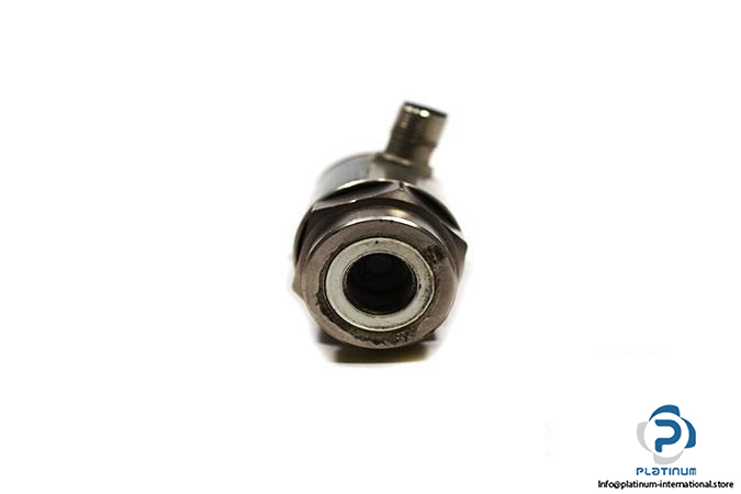 ifm-electronic-pn8024-pressure-switch3_675x450