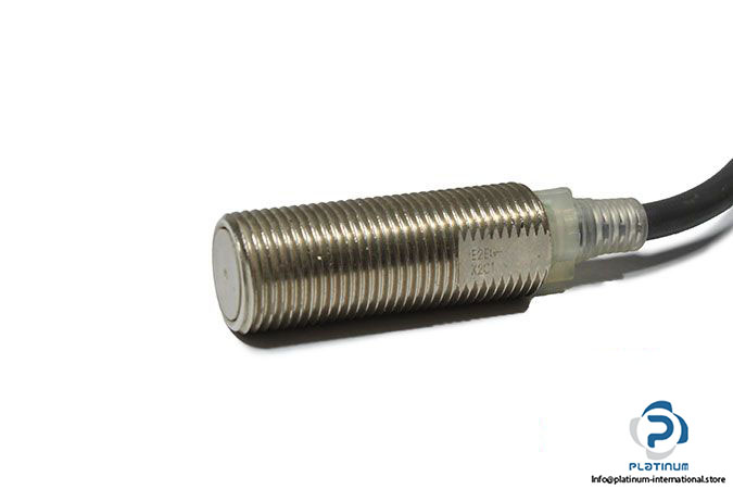 omron-e2eg-x2c1-cylindrical-proximity-sensor-1