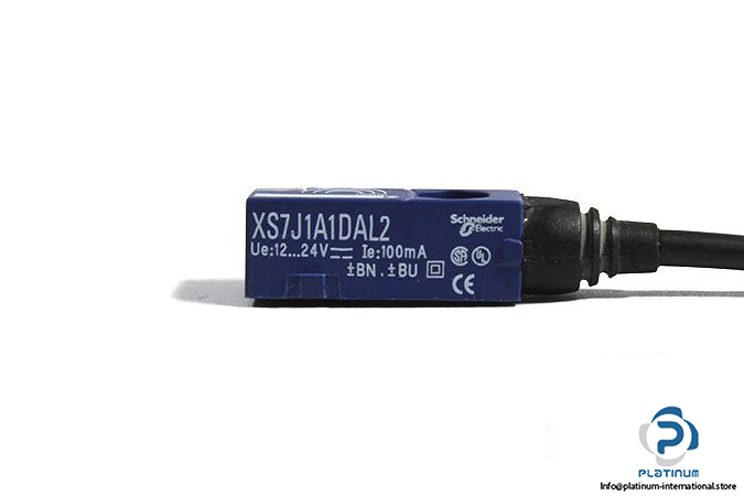 schneider-xs7j1a1dal2-inductive-sensor-2
