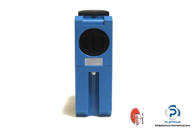 sick-we260-s270-through-beam-photoelectric-sensor4_675x450
