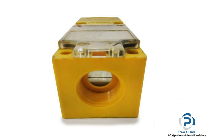 turck-mp-15h-az2x-inductive-sensor4_675x450