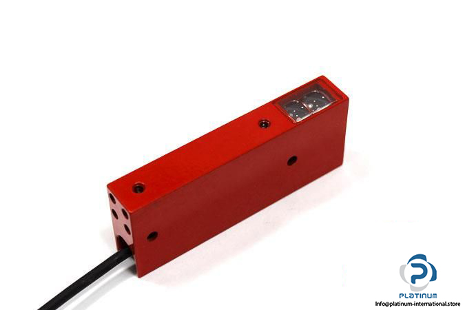 leuze-ls-722-se-through-beam-photoelectric-sensor-transmitter3_675x450