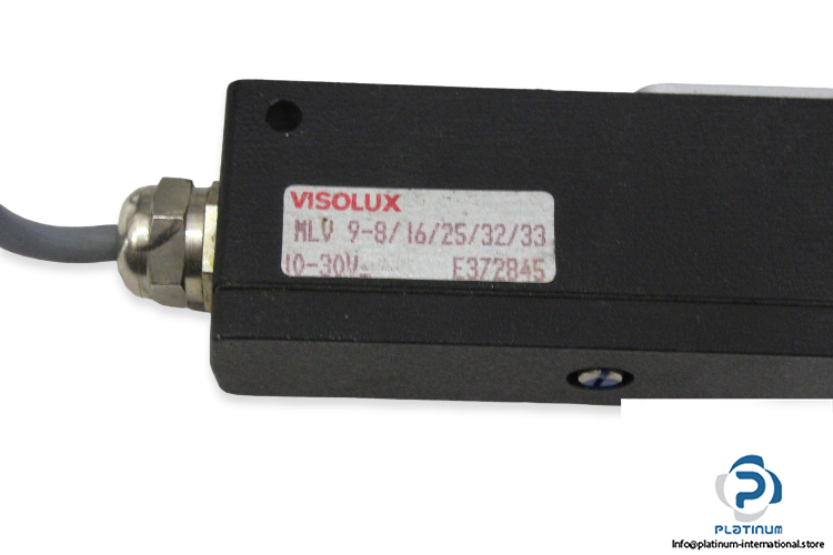 visolux-mlv-9-8_16_25_32_33-miniature-photoelectric-sensor-used-1