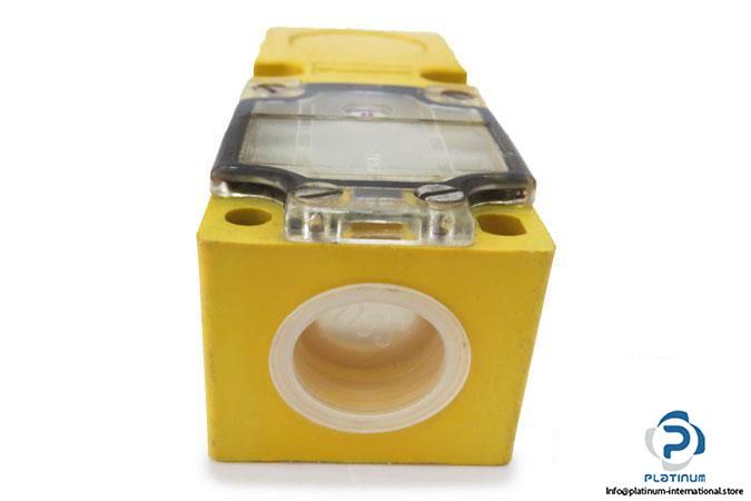 turck-mp-15h-vp4x-inductive-sensor4_675x450