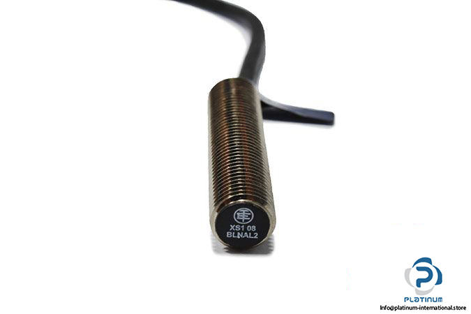 telemecanique-xs108blnal2-inductive-sensor-3