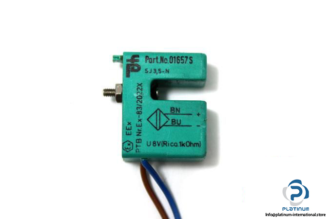 pepperlfuchs-sj35-n-inductive-slot-sensor3_675x450