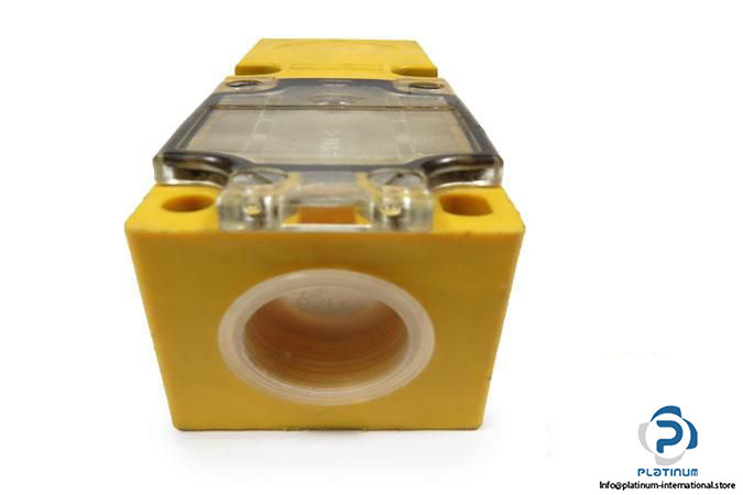 turck-mp-15h-up6x-inductive-sensor4_675x450