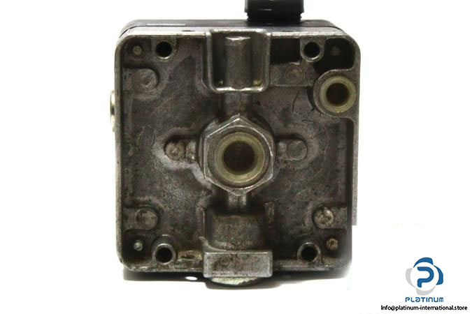 krom-schroder-dwg-50u-pressure-switch6_675x450