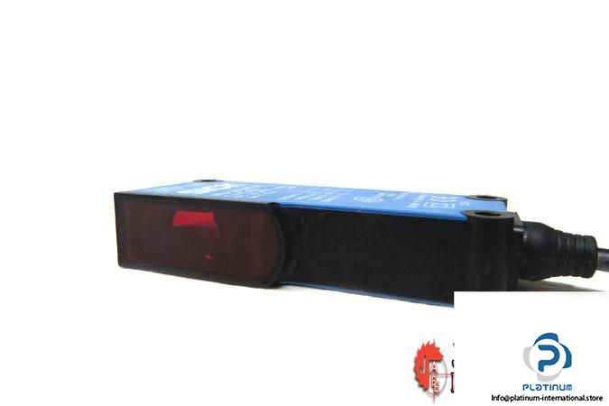 sick-wlf18-3p930-photoelectric-retro-reflective-sensor-3_675x450