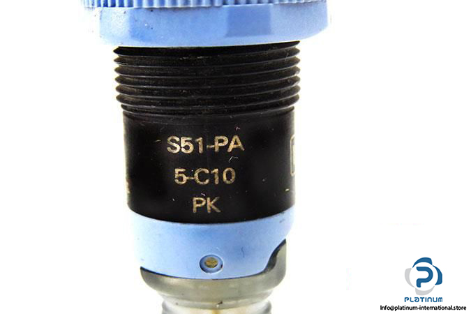 datasensor-s51-pa-5-c10-pk-short-diffuse-proximity-sensor5_675x450
