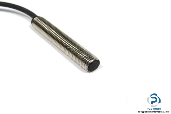 balluf-bes-516-377-eo-c-pu-inductive-sensor3_675x450