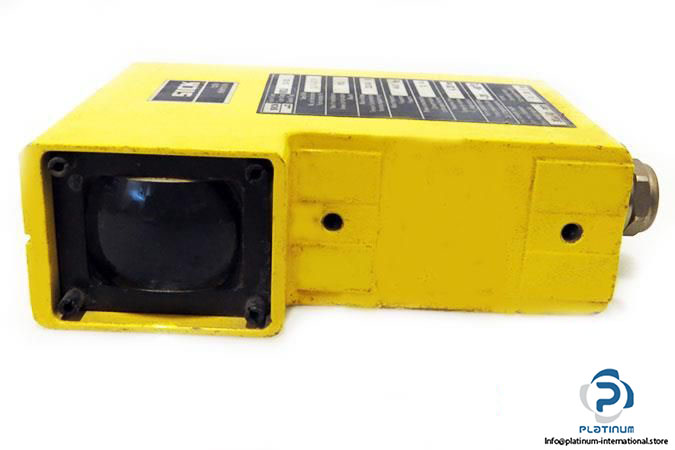 sick-wsu-25-110-photoelectric-sensor3_675x450