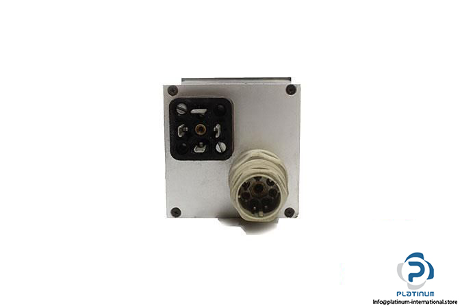 hydac-eds-601-600-000-905333-electronic-pressure-switch4_675x450