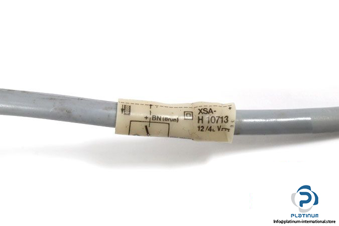 telemecanique-xsa-h10713-inductive-proximity-sensor-4