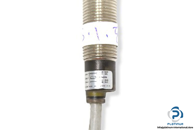 micro-detectors-am1_0b-3anc-inductive-sensor-3