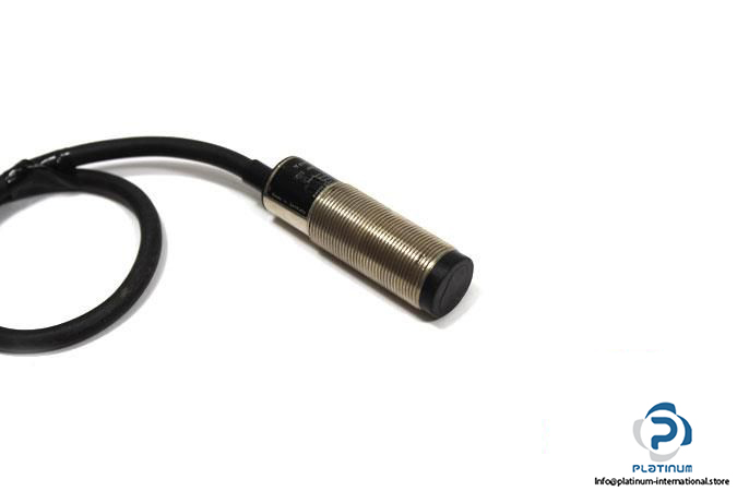 wenglor-td11pa-photoelectric-diffuse-reflective-sensor3_675x450
