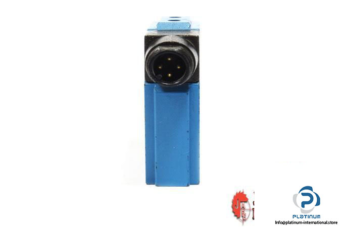 sick-ws12-d4371-through-beam-photoelectric-sensor4_675x450