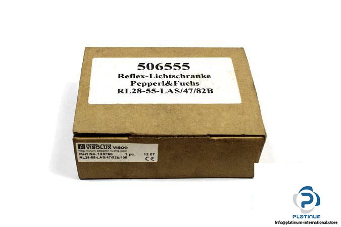 pepperlfuchs-rl28-55-las4782b105-photoelectric-retro-reflective-sensor4_675x450