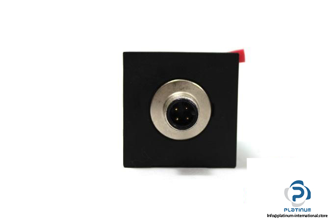 pepperlfuchs-nbn40-l2-a2-v1-inductive-sensor3_675x450