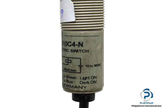 omron-e3f2-ds10c4-n-photoelectric-sensor-used-2