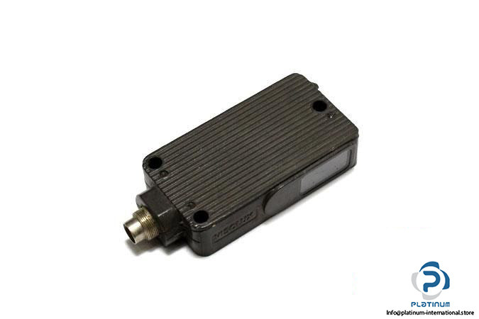 visolux-mv40-1904-photoelectric-sensor3_675x450