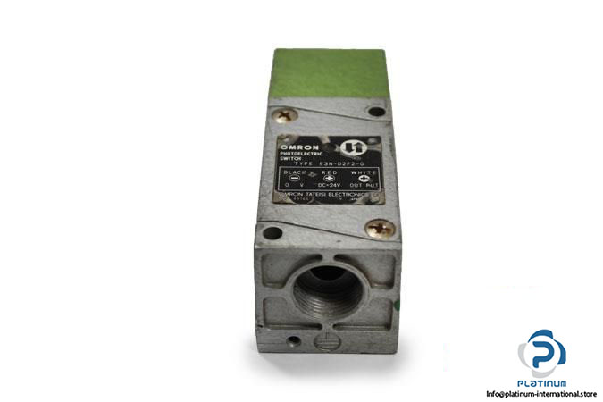 omron-e3n-d2f2-g-photoelectric-switch-sensor3_675x450