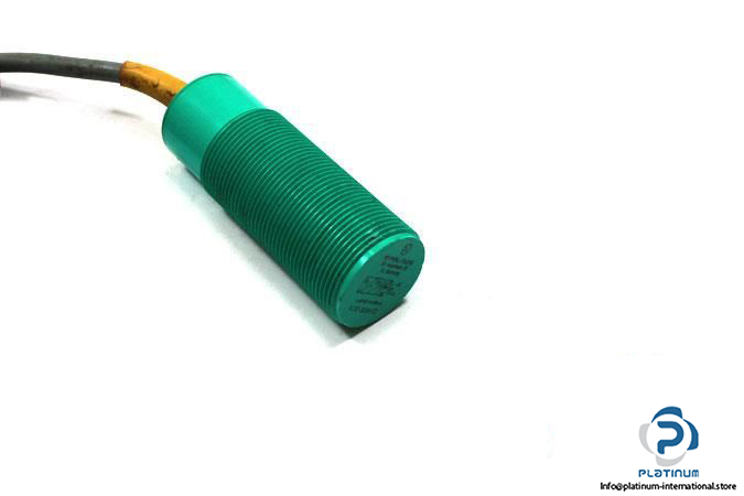 pepperlfuchs-nj10-30gk-e2-inductive-sensor3_675x450