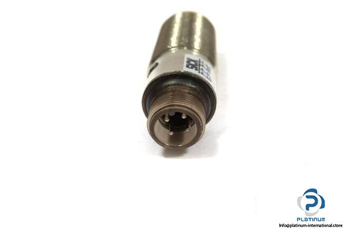 sick-vl18-4p3240-photoelectric-retro-reflective-sensor5_675x450