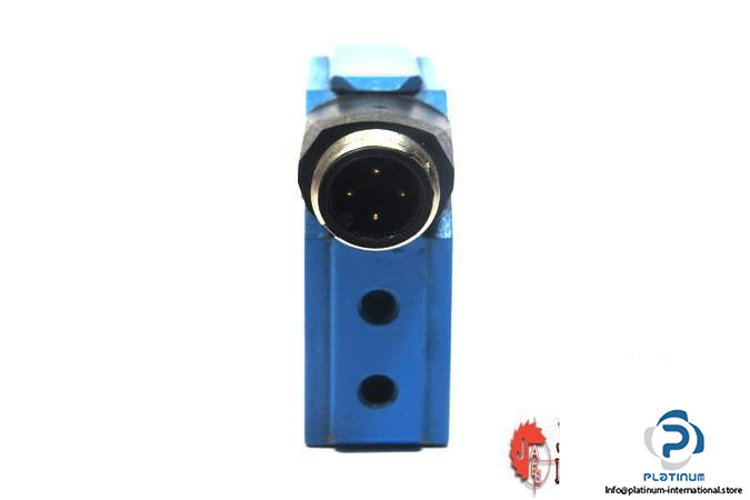 sick-we12-2p430-through-beam-photoelectric-sensor6_675x450