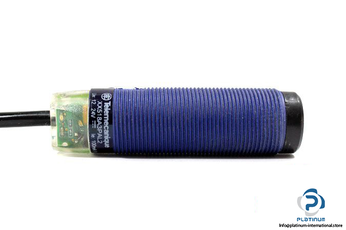 telemecanique-xx518a3pal2-ultrasonic-sensor-4