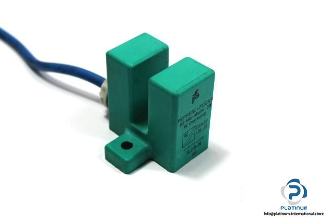 pepperlfuchs-sj10-n-inductive-slot-sensor3_675x450