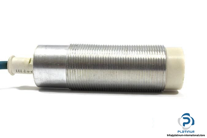 pepperlfuchs-cj10-30gm-n-capacitive-sensor4_675x450
