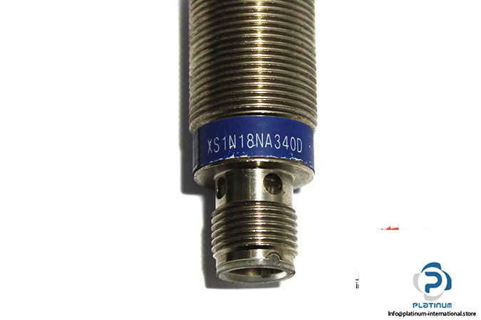telemecanique-xs1n18na340d-inductive-sensor-2