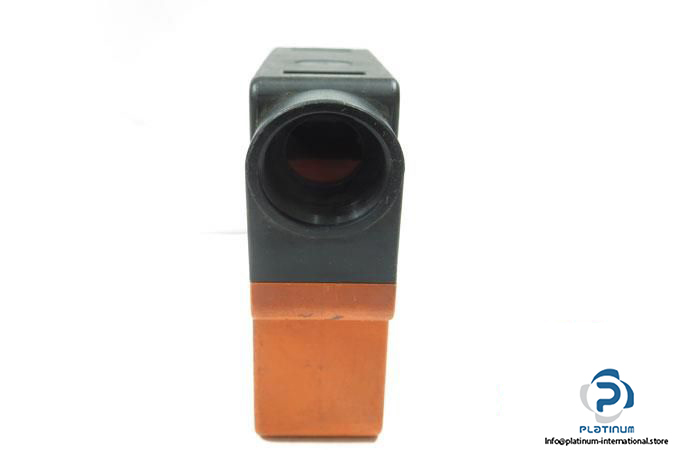 ifm-os0025-photoelectric-retro-reflective-sensor4_675x450