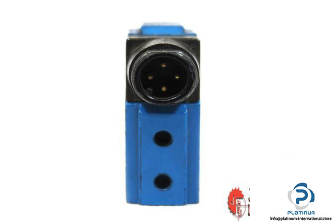 sick-wl12-p4281-reflex-photoelectric-sensor4_675x450