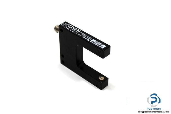 pepperlfuchs-gl30-rt3040a98a-photoelectric-slot-sensor3_675x450