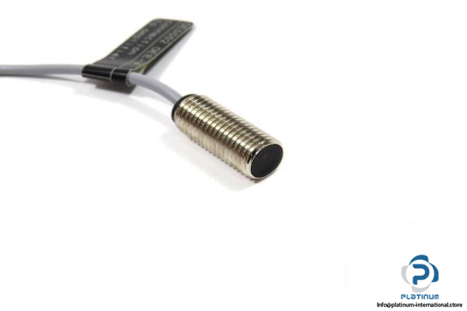 ifm-oe0002-through-beam-photoelectric-sensor-3_675x450